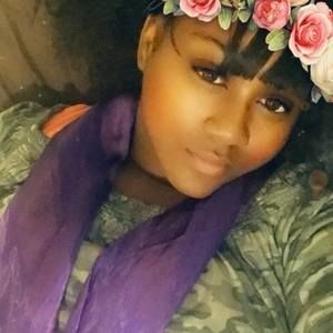 Meet your Posher, Adrianne